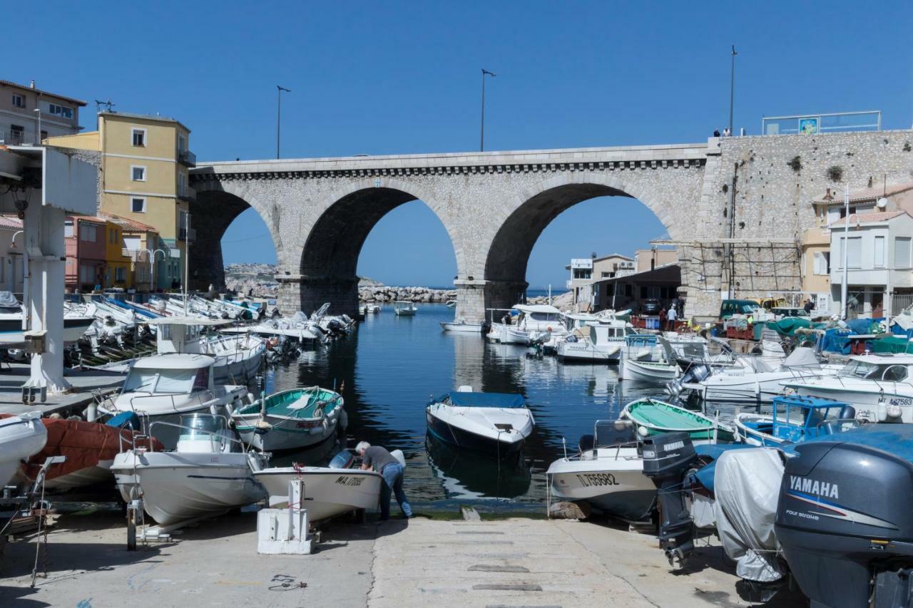 Stud Terras Ville Corniche 2 Pers Stat Gratuit Rue Modif Suivt Possib Et Accord Exclusif 马赛 外观 照片