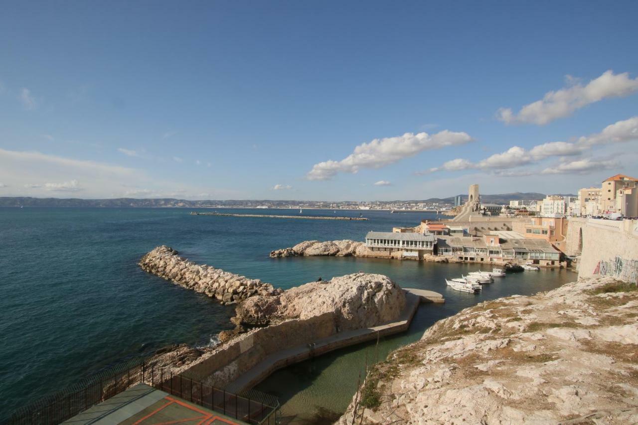 Stud Terras Ville Corniche 2 Pers Stat Gratuit Rue Modif Suivt Possib Et Accord Exclusif 马赛 外观 照片